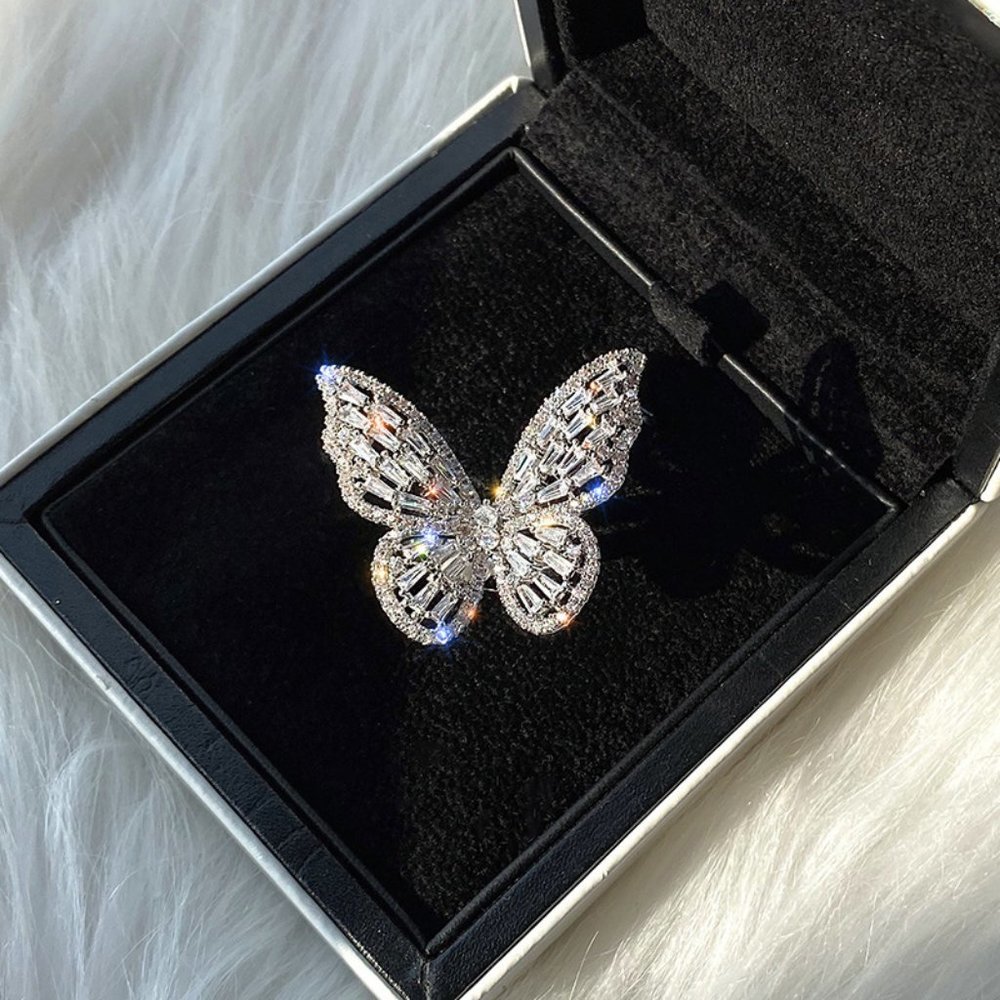 *NEW Huge 18K White Gold Diamond Butterfly Ring - Picture 6 of 9